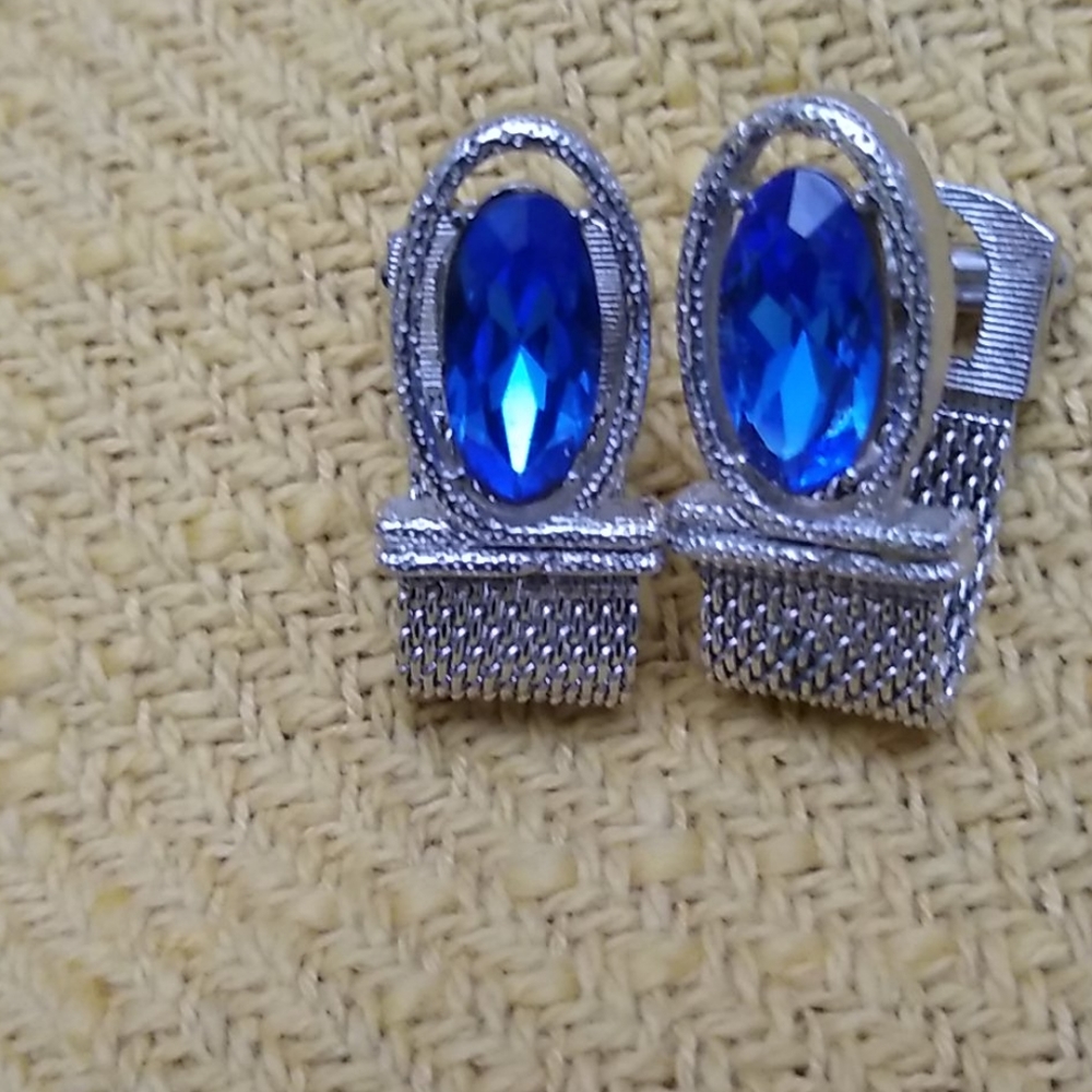Cuff links